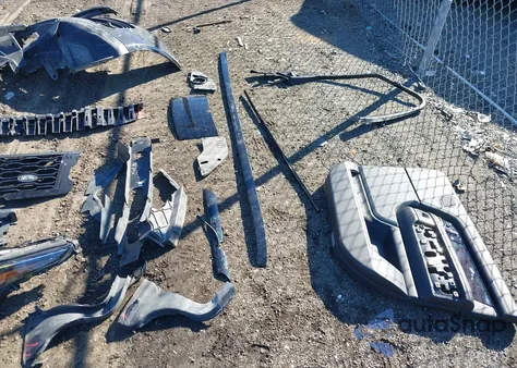 2020 Land Rover Range Rover Supercharged из США, поврежденный, VIN SALGS5SE1LA576198